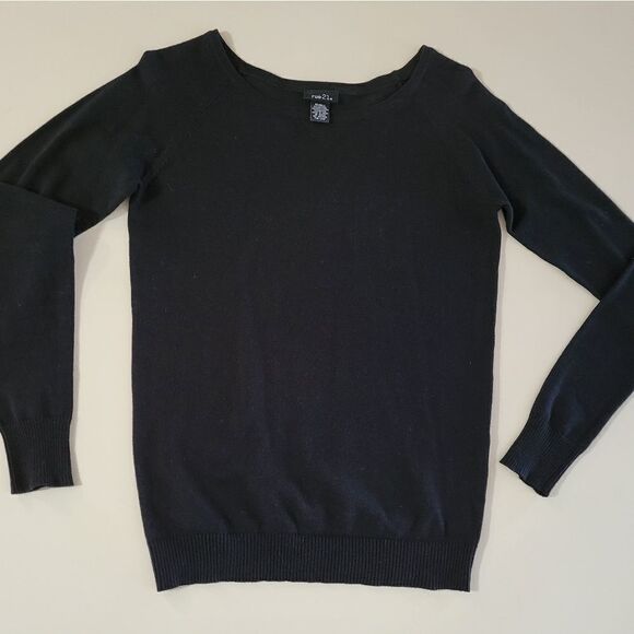 Rue21 Black Crewneck Sweater - Picture 1 of 7